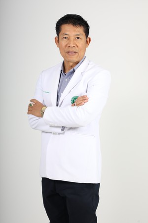 นายพิพัฒ เคลือบวัง